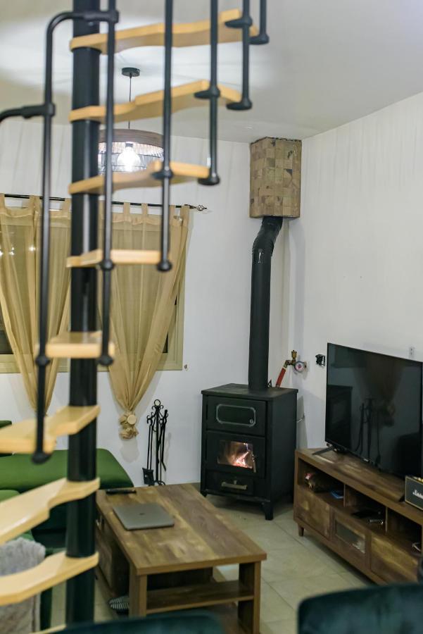 Aprosmeno Jacuzzi House 2 Leilighet Agrós Eksteriør bilde